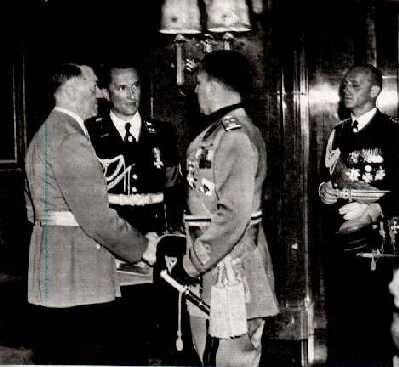 Reunion entre Hitler y Ciano durante la firma del Pacto de Acero
