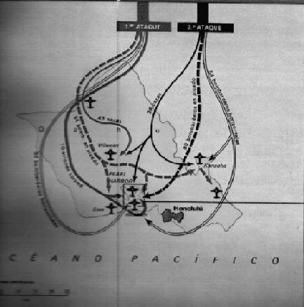 Acorazado West Virginia en llamas alcanzado por aviones torpederos